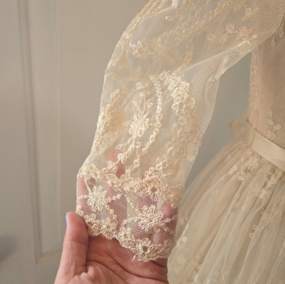 Vintage 1980s ILGWU Champagne Floral Lace High Neck Sheer Dress, SIZE S - Picture 6 of 16